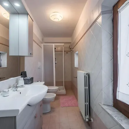 - Casa Al Colle Holiday home *