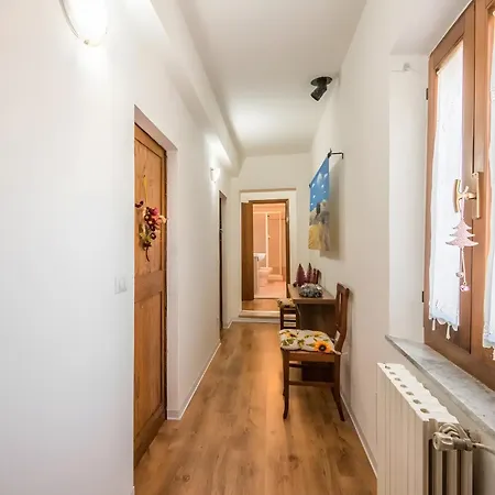- Casa Al Colle Holiday home *