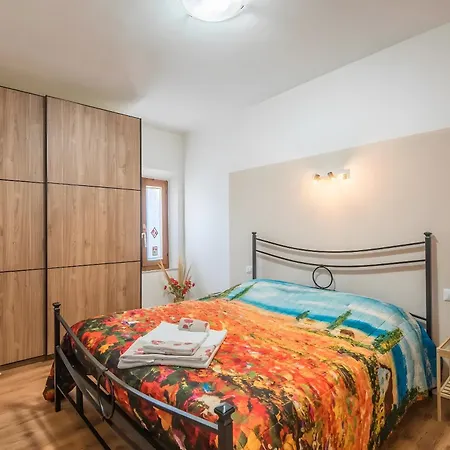 - Casa Al Colle بيت للعطل